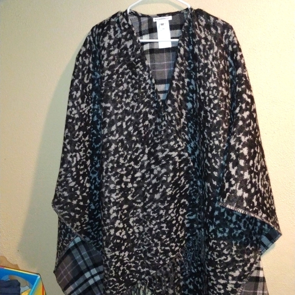 isaac Mizrahi Women's Black and Gray Plaid Reversible Leopard Print Kimono OS